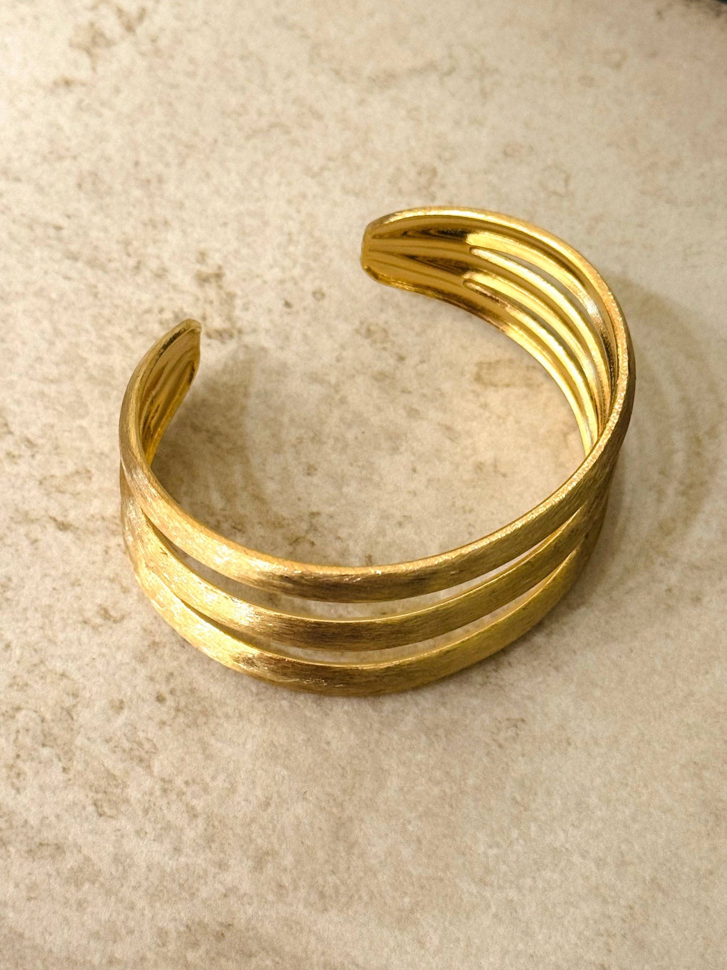 Bracelet jonc en or brossé à triple ligne