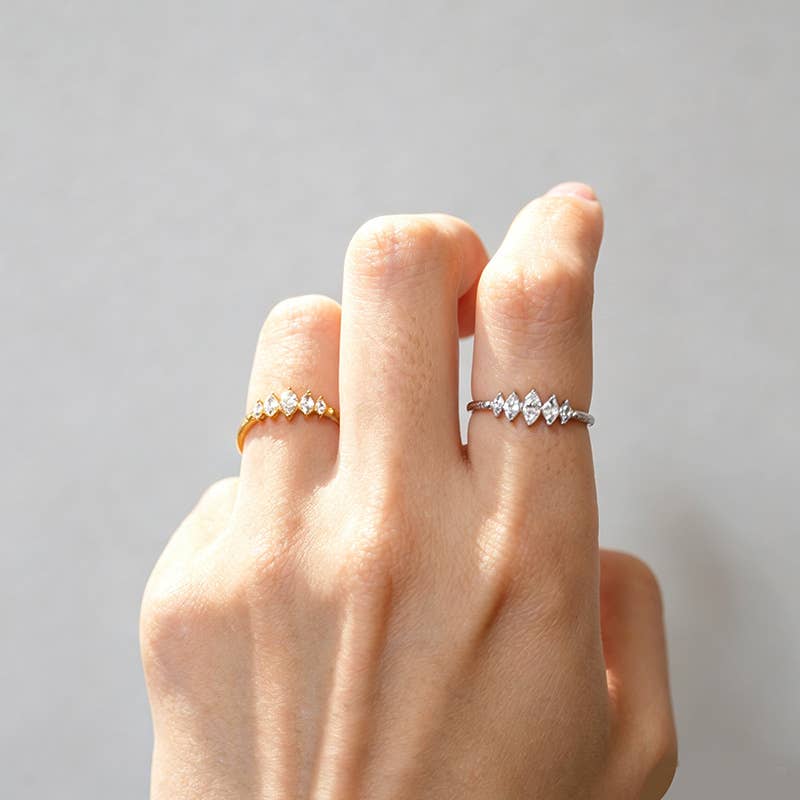 Bague Ajustable Cristaux Marquise Scintillants