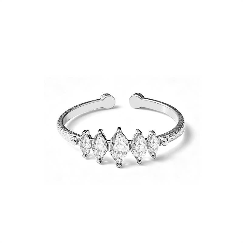 Bague ouverte ajustable avec cristaux taille marquise en acier inoxydable argenté REF 282.