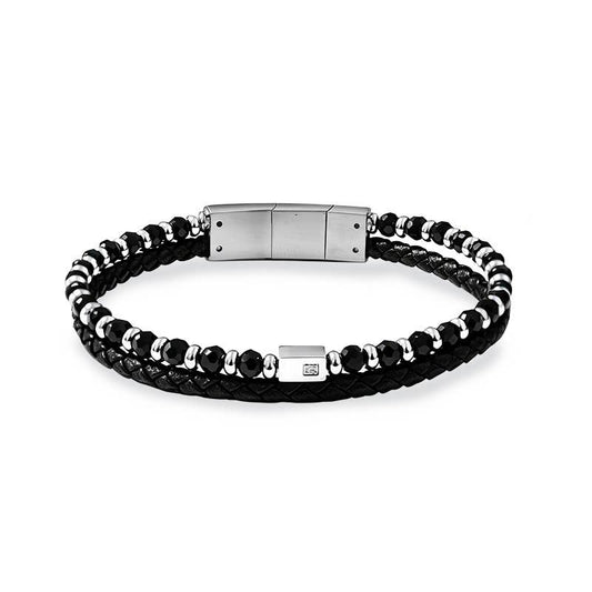 Bracelet double rang pour homme composé d'un rang supérieur de perles noires facettées avec intercalaires argentés et cube central en acier, et d'un rang inférieur en cuir noir tressé, sur fond blanc.