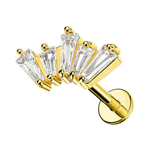 Piercing de cartilage doré pour l'oreille, forme éventail avec cinq cristaux clairs taille baguette, monté sur labret à fond plat.