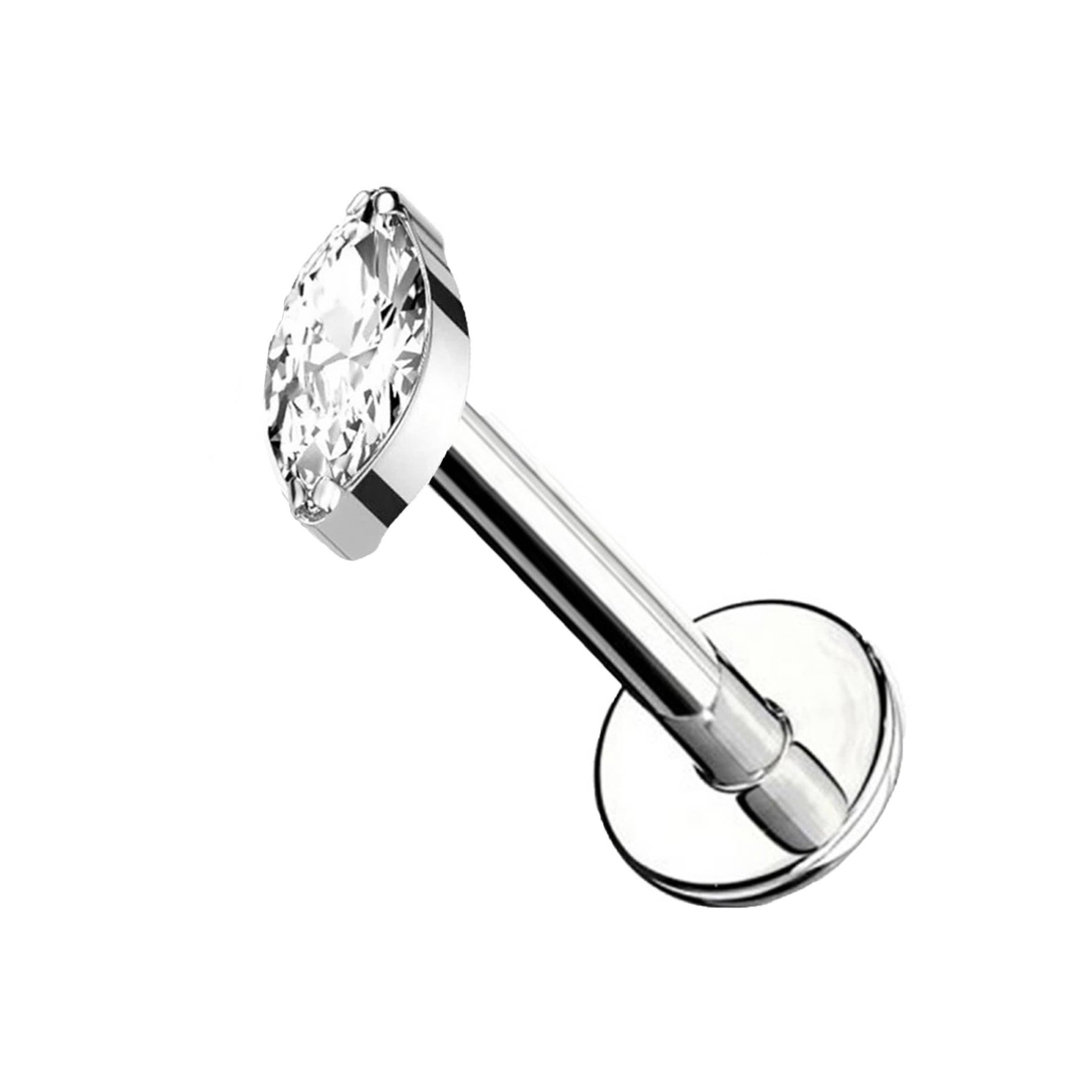Piercing de cartilage argenté pour l'oreille avec fond plat et cristal clair taillé en marquise brillante.