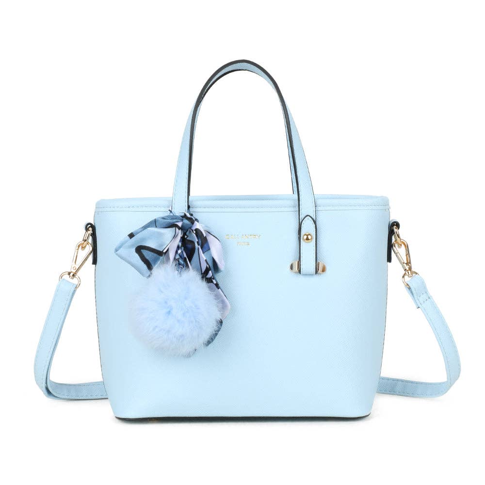 Sac cabas miniature Amélis REF 120 couleur bleu horizon avec pompon bleu ciel et anse supérieure rigide.