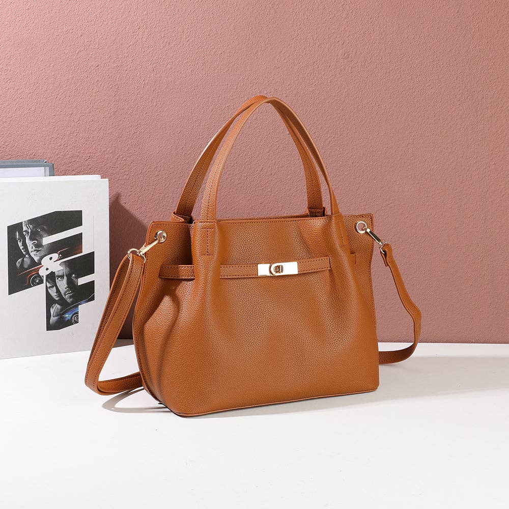 Sac cabas de créateur Talyne REF 127 couleur marron camel en cuir synthétique souple texturé avec détails dorés.