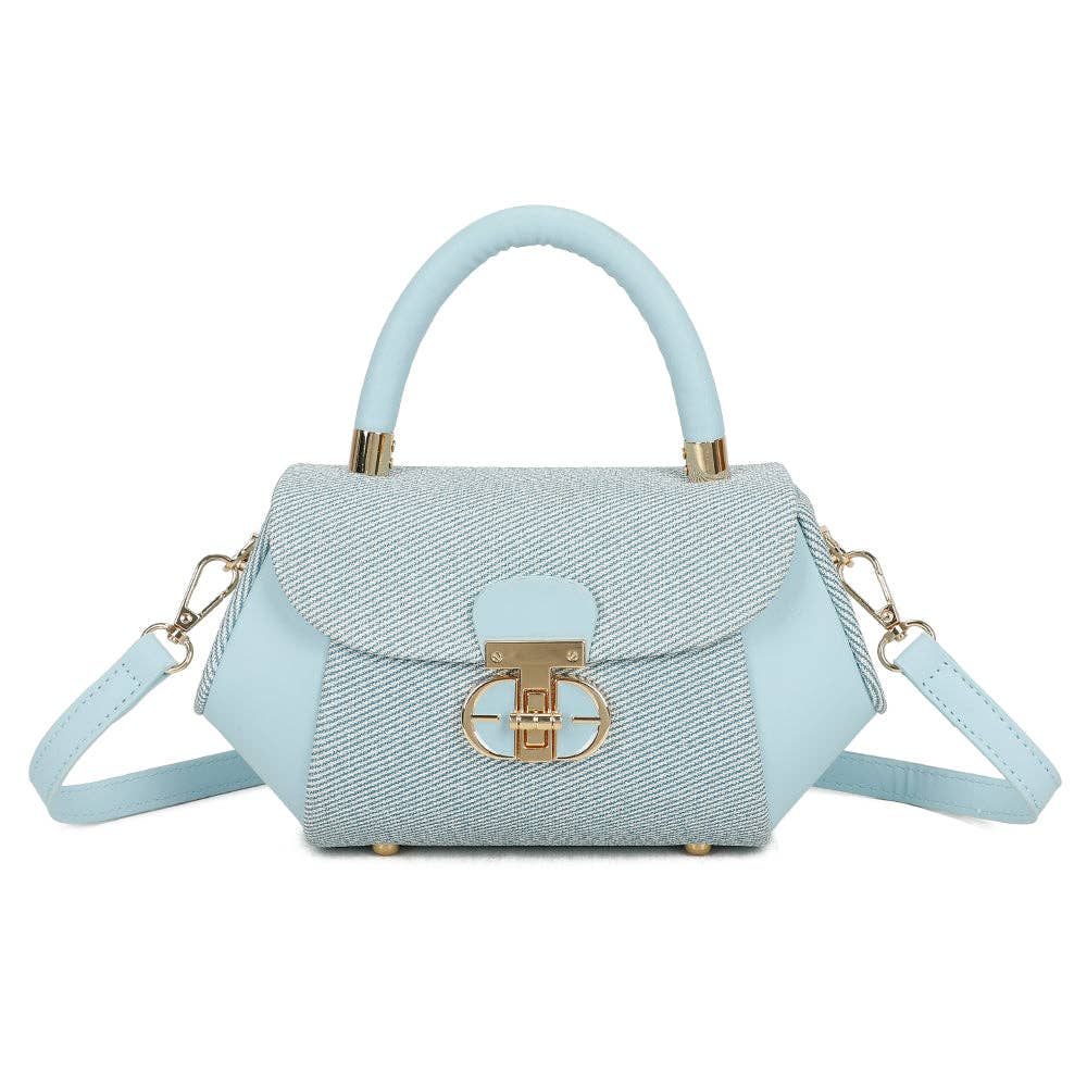 Sac à main géométrique Léa bleu ciel (REF 33), mariant une toile texturée bicolore bleue et blanche avec un similicuir lisse bleu pastel, incluant sa bandoulière amovible par mousquetons dorés, sur fond blanc.