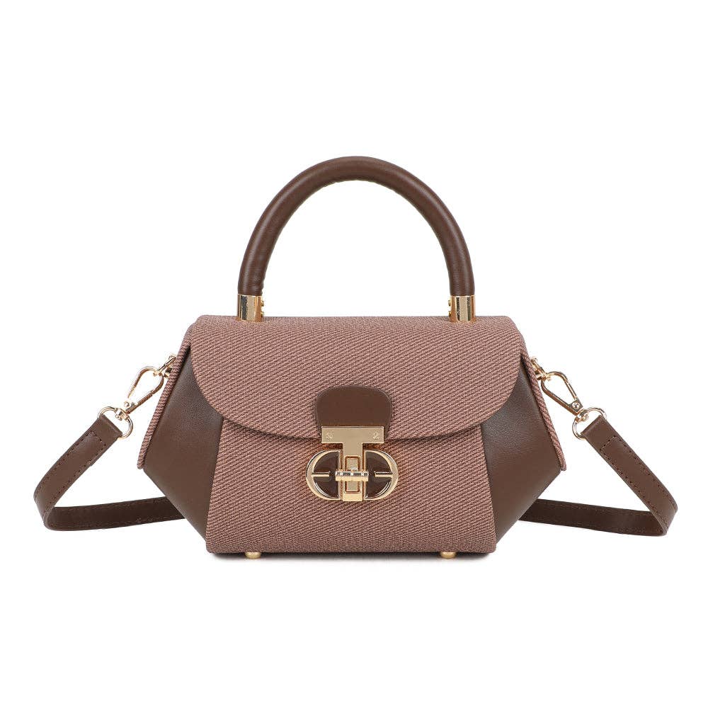 Sac à main rigide Léa de couleur marron café (REF 36) doté d'un rabat central en toile texturée brune, de côtés en similicuir marron chocolat foncé, d'une sangle en bandoulière et d'un fermoir bijou doré, isolé sur fond blanc.